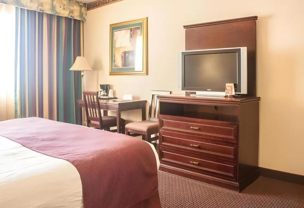 Four Queens Hotel & Casino-1